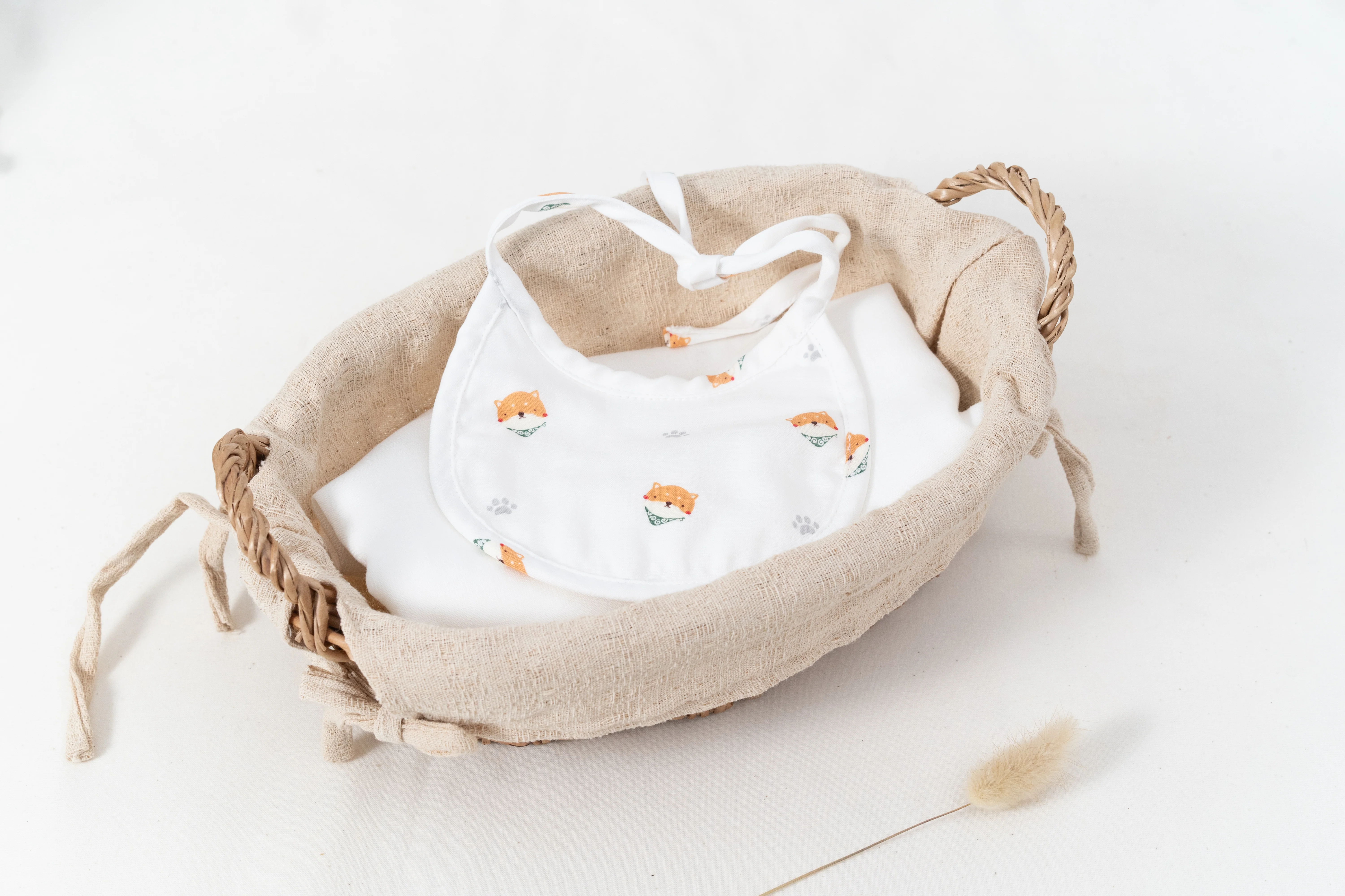 Granny Ben Tencel™ Muslin Newborn BIB - Image 4