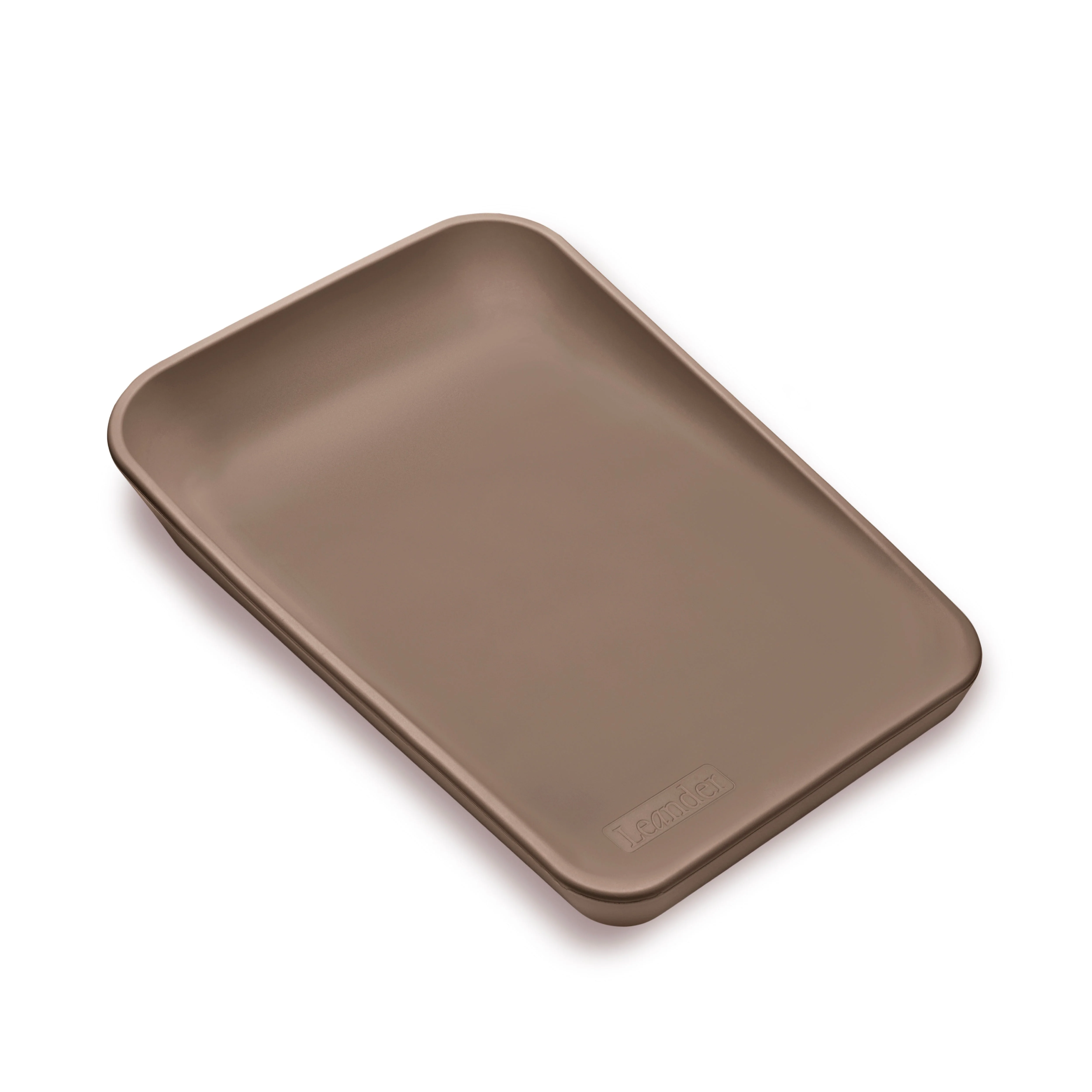 Leander Changing Matty - Image 7