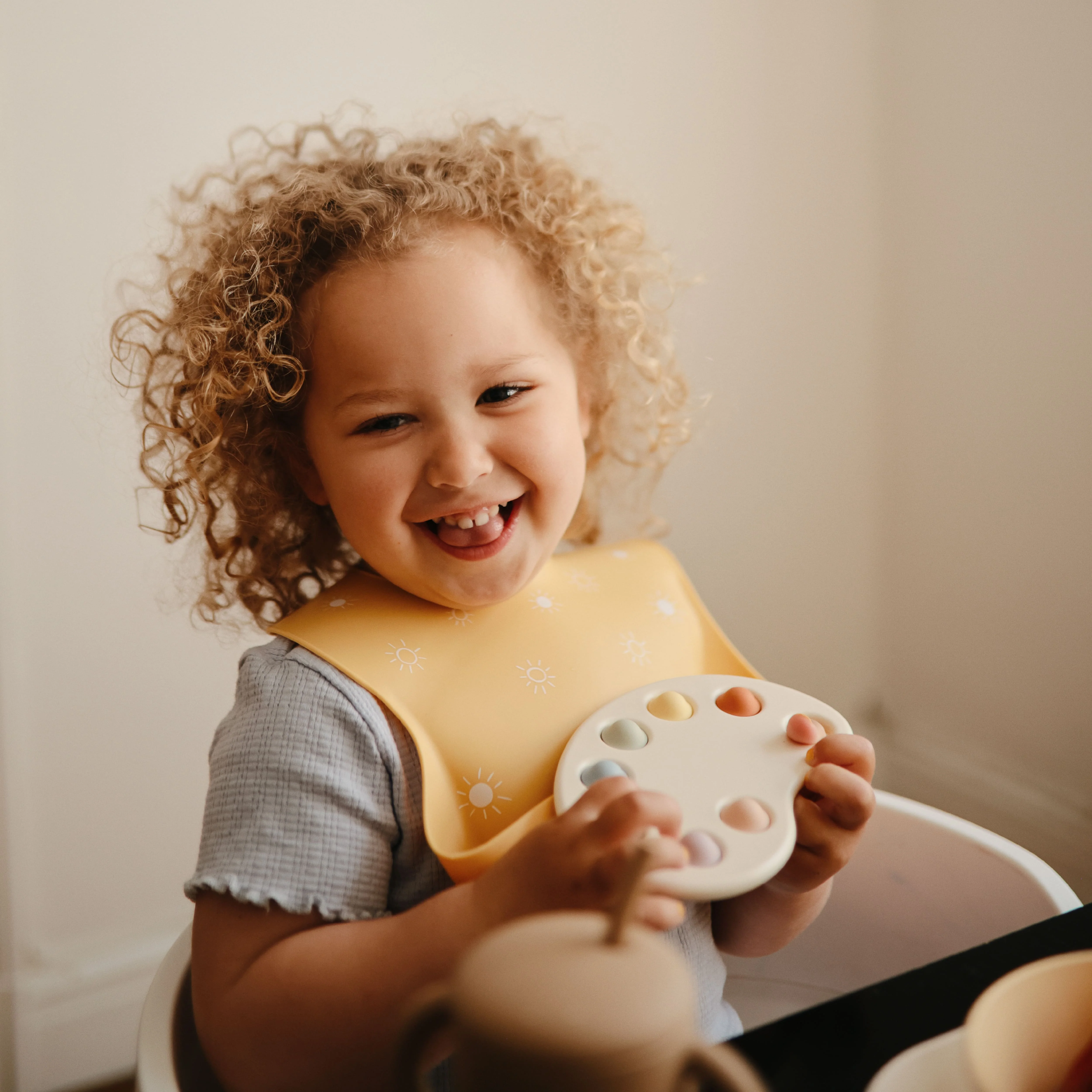 Mushie Paint Palette Press Toy - Image 3