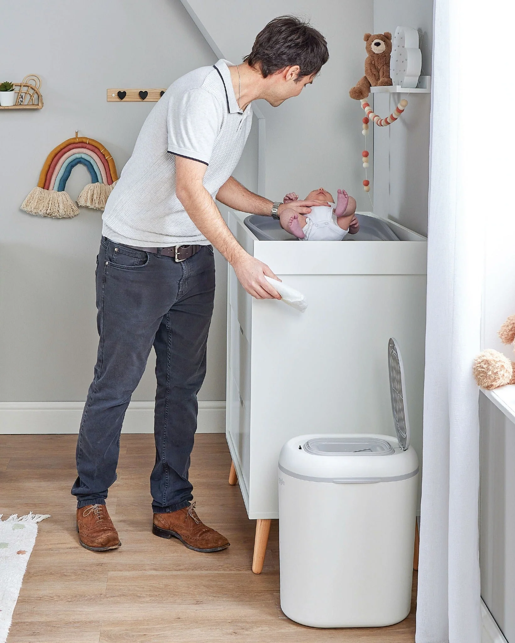 Shnuggle Nappy Bin - Image 3